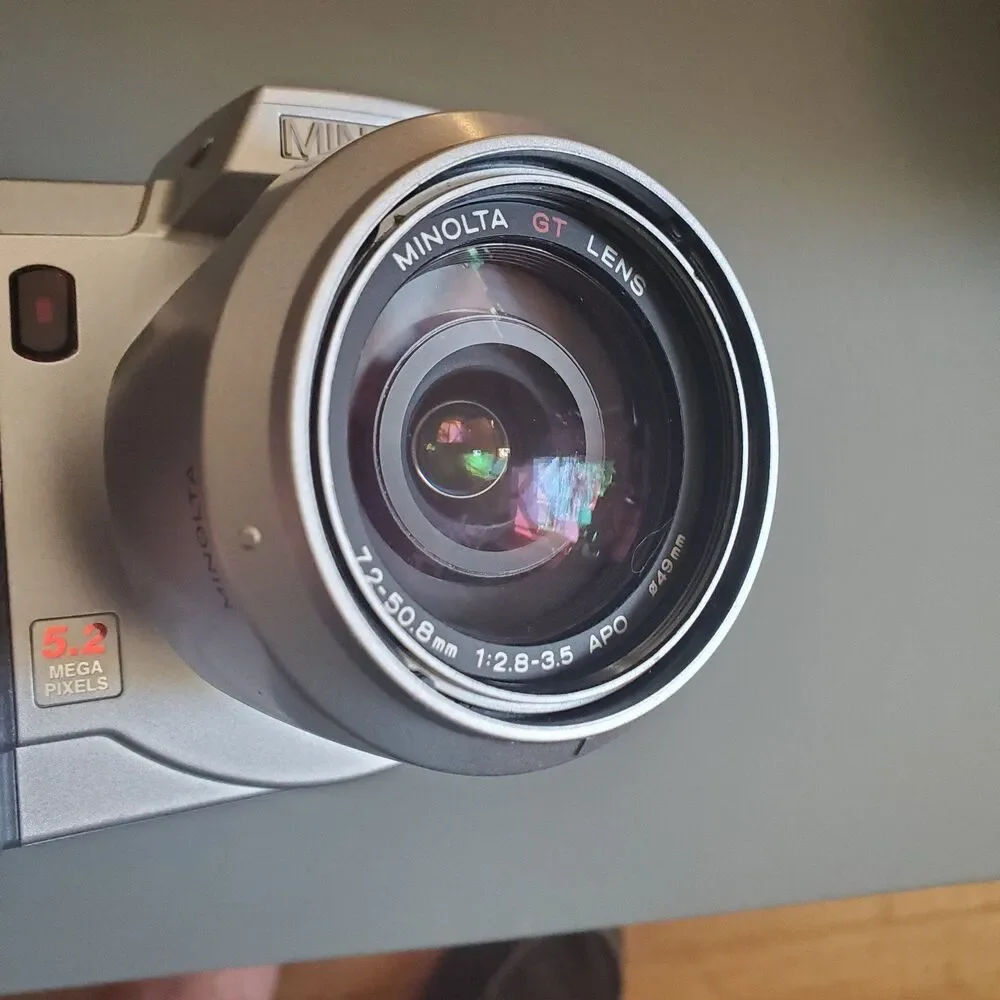 Minolta dimage 7 Camera for PARTS ONLY